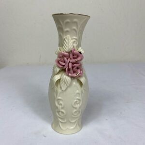 Elegant Ivory Porcelain vase w/pink roses and gold trim